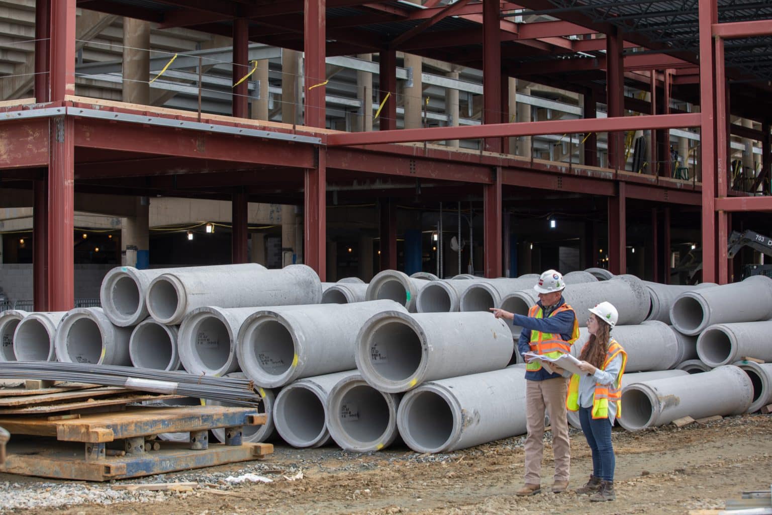 How to Choose: GC vs. CM Services - EDiS Company